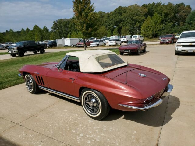 Chevrolet Corvette 1965 image number 32
