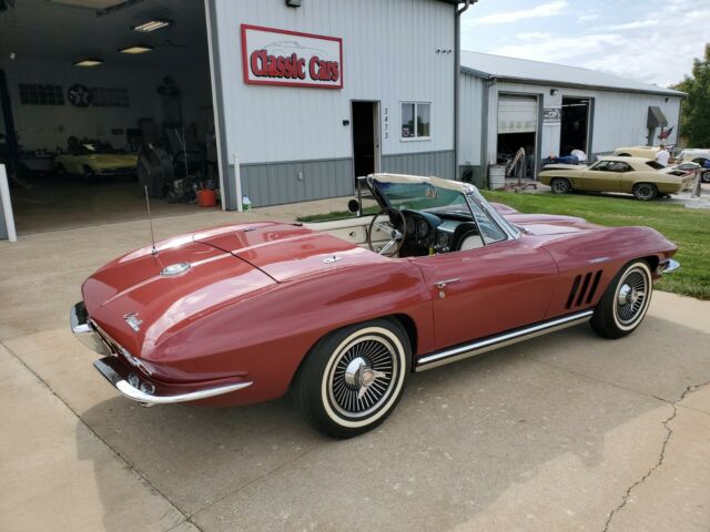Chevrolet Corvette 1965 image number 37