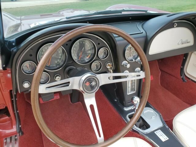 Chevrolet Corvette 1965 image number 40