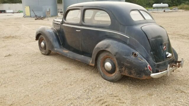 Ford sedan 1938 image number 13