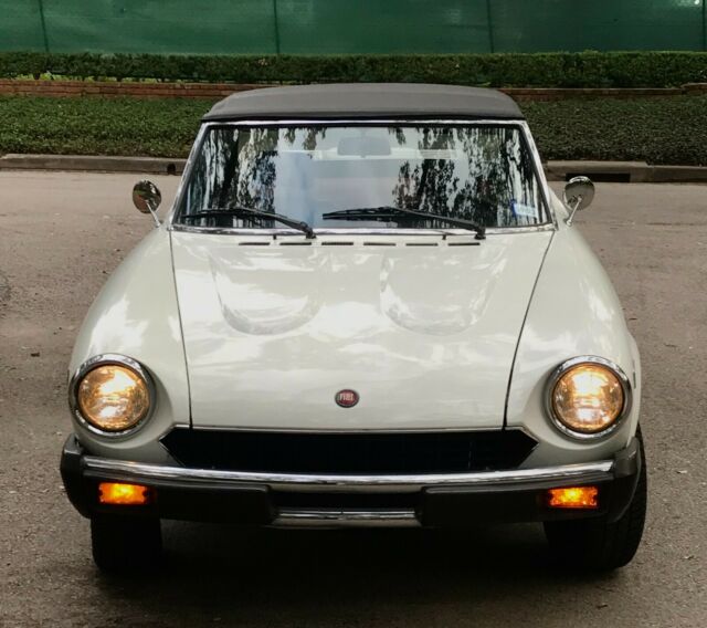 Fiat 124 Spider 1979 image number 1