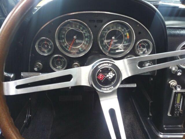 Chevrolet Corvette 1964 image number 21