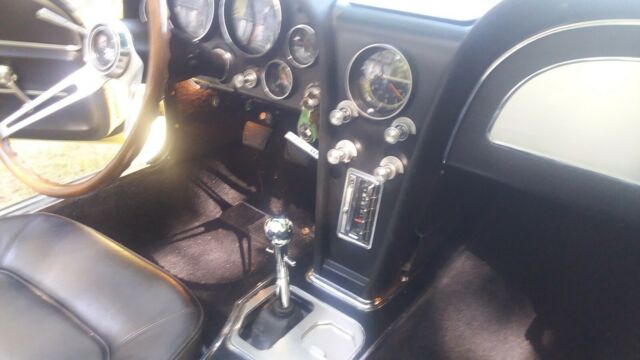 Chevrolet Corvette 1965 image number 6