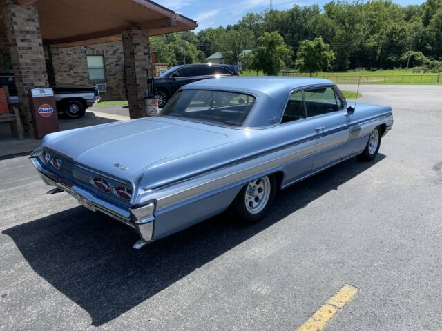 Oldsmobile Starfire 1962 image number 25