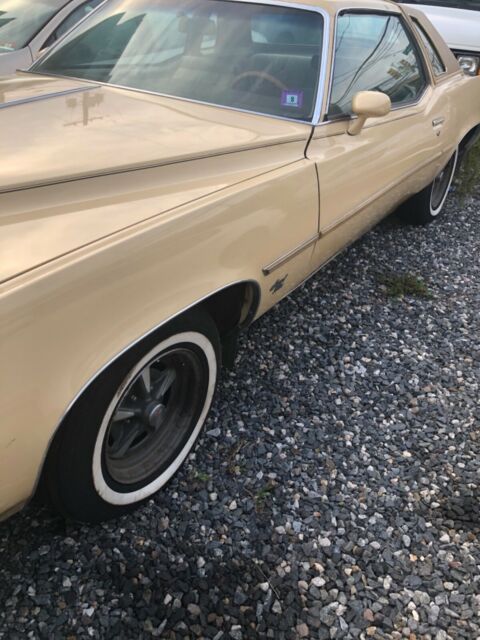 Pontiac Grand Prix 1977 image number 13