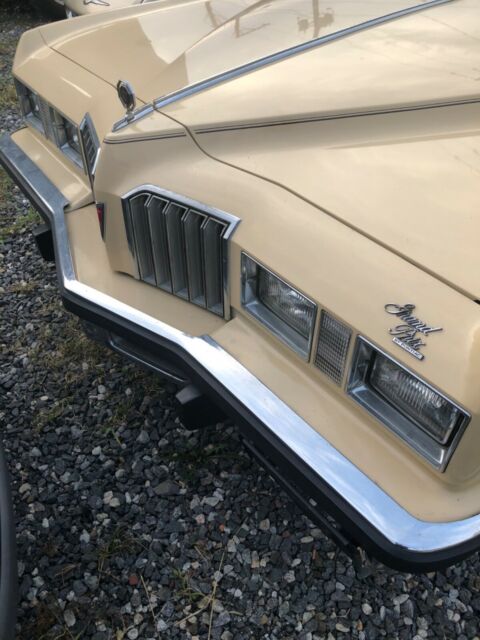 Pontiac Grand Prix 1977 image number 14