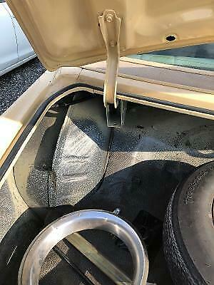 Pontiac Grand Prix 1977 image number 28