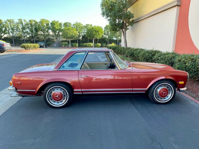 Mercedes-Benz SL-Class 1971 image number 13