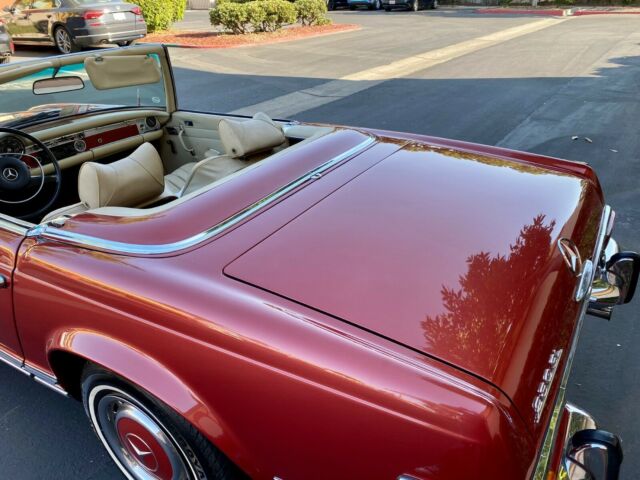 Mercedes-Benz SL-Class 1971 image number 22