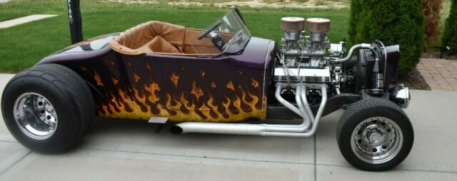 Ford Roadster 1979 image number 0