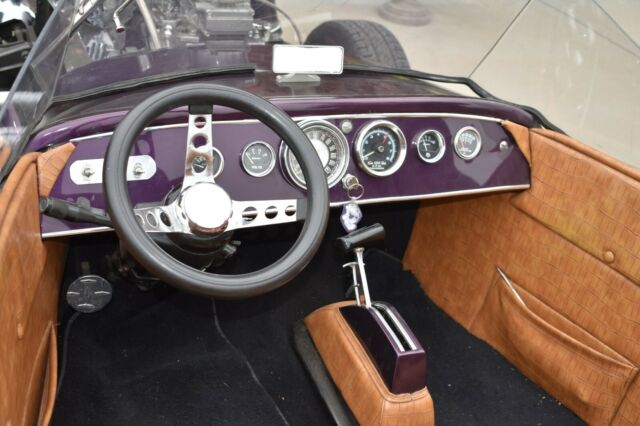 Ford Roadster 1979 image number 10