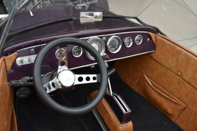 Ford Roadster 1979 image number 21