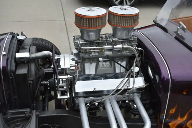 Ford Roadster 1979 image number 4