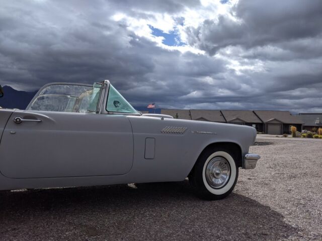 Ford Thunderbird 1957 image number 28