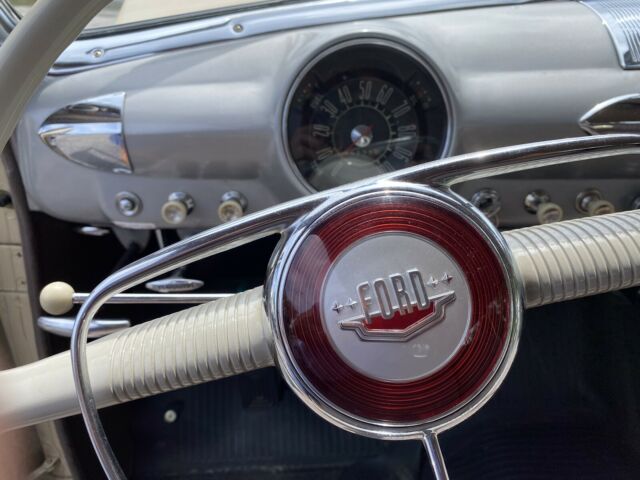 Ford Custom 1950 image number 11