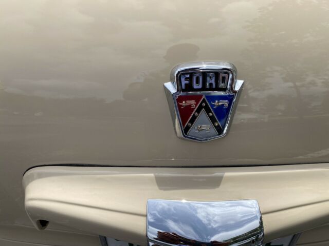 Ford Custom 1950 image number 28