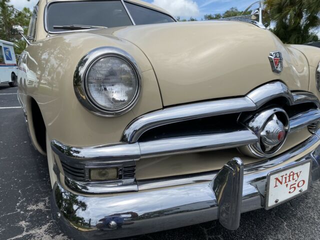 Ford Custom 1950 image number 32