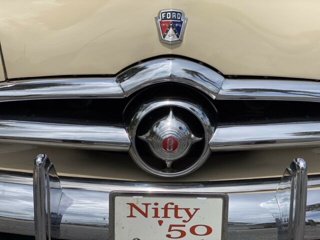 Ford Custom 1950 image number 33