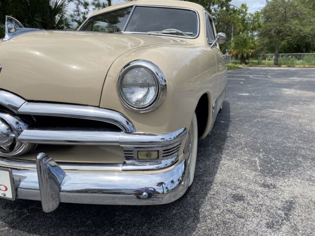 Ford Custom 1950 image number 7