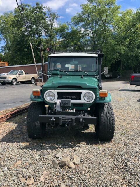 Toyota Land Cruiser 1970 image number 2