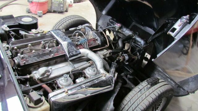 Jaguar E-Type 1970 image number 15