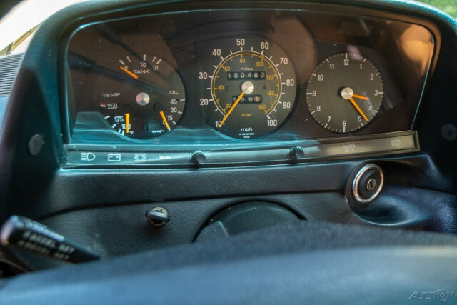 Mercedes-Benz 200-Series 1979 image number 36