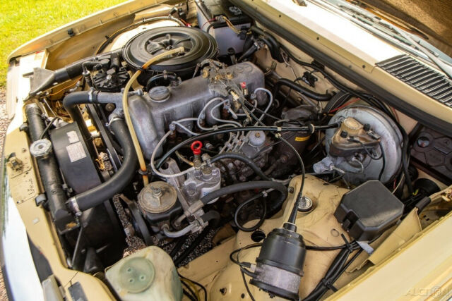 Mercedes-Benz 200-Series 1979 image number 41