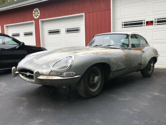 Jaguar E-Type XK-E 1965 image number 1