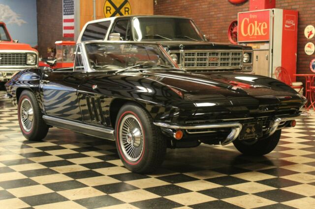 Chevrolet Corvette 1966 image number 0