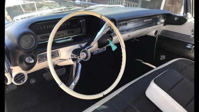 Cadillac Coupe 1960 image number 22