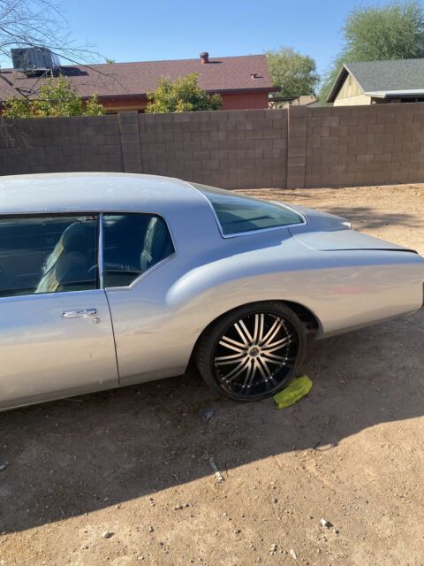 Buick Riviera 1972 image number 17