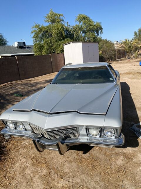Buick Riviera 1972 image number 4