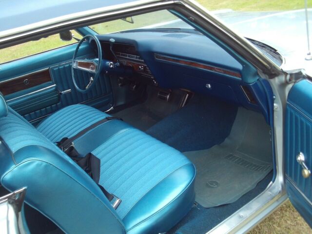 Chevrolet Impala 1969 image number 17