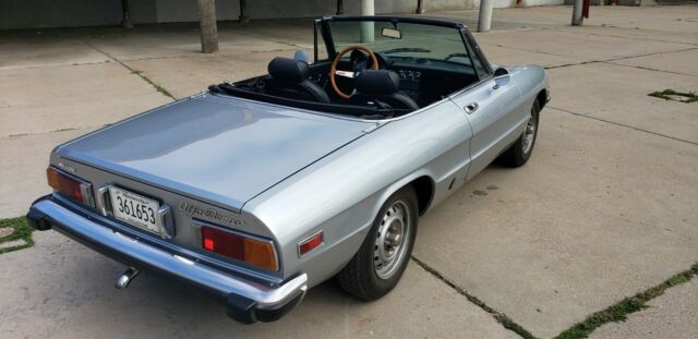 Alfa Romeo Spider 1973 image number 8