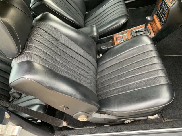 Mercedes-Benz 300-Series 1979 image number 35