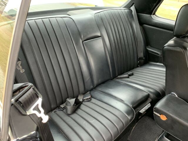 Mercedes-Benz 300-Series 1979 image number 37