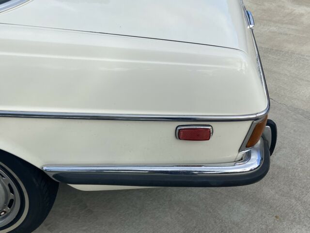 Mercedes-Benz 250C 1972 image number 27