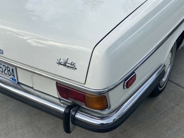 Mercedes-Benz 250C 1972 image number 32