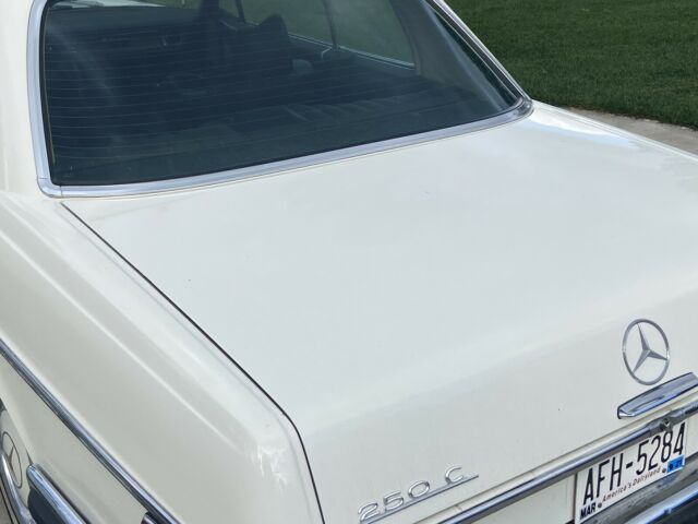 Mercedes-Benz 250C 1972 image number 5