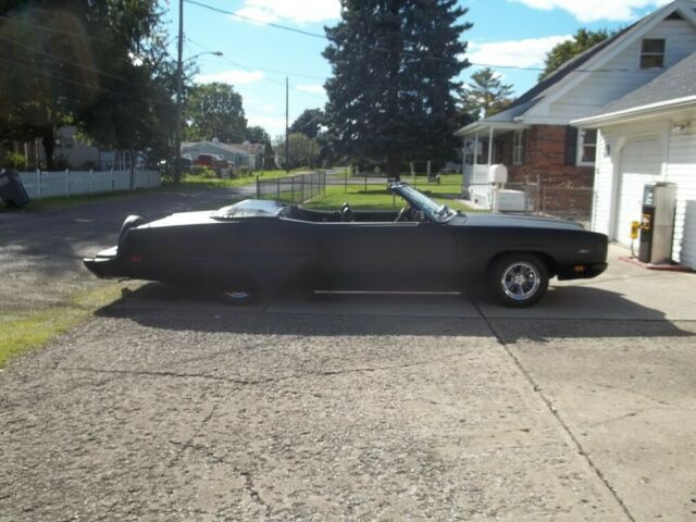 Ford Galaxie 1970 image number 2