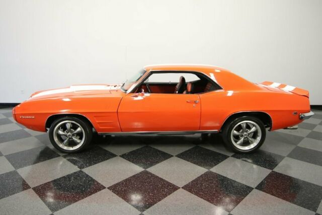 Pontiac Firebird 1969 image number 2