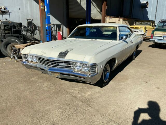 Chevrolet Impala 1967 image number 2