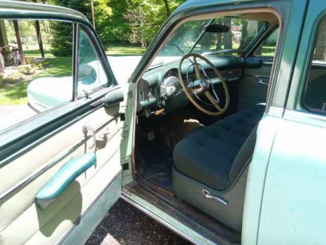 Chrysler Saratoga 1952 image number 22