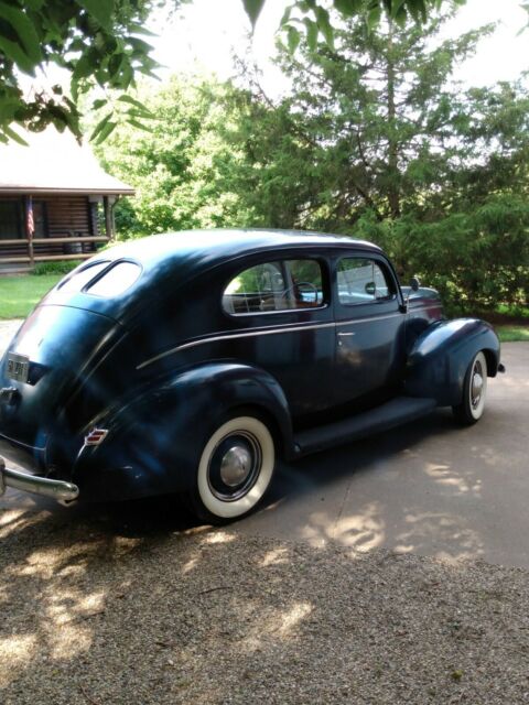 Ford Standard 1940 image number 2