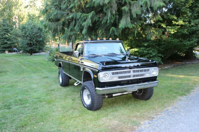 Dodge Power Wagon 1970 image number 30