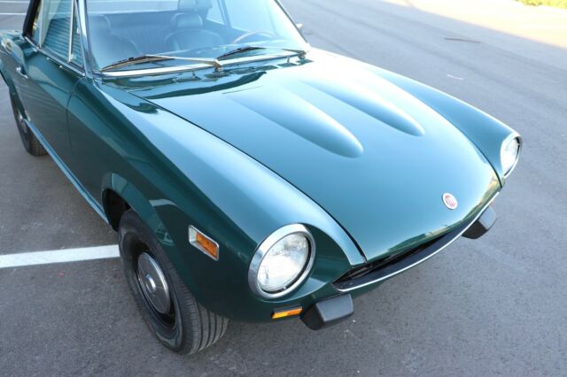 Fiat 124 Spider 1975 image number 28