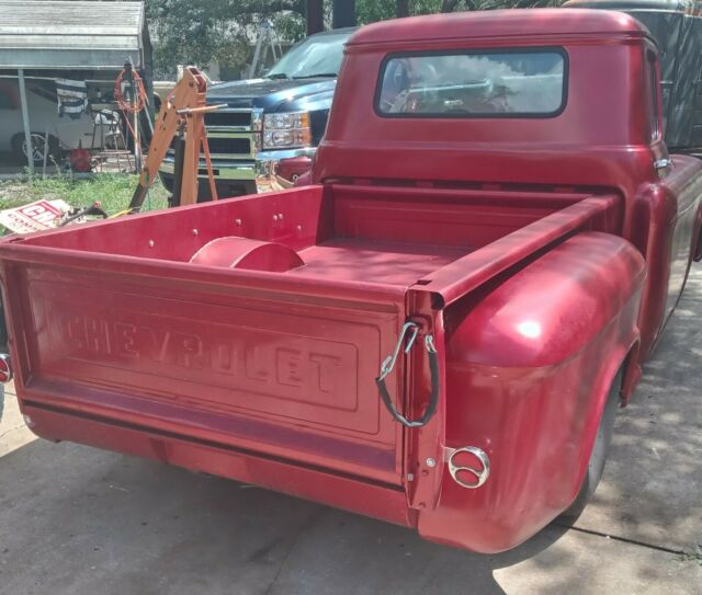 Chevrolet truck 1959 image number 2