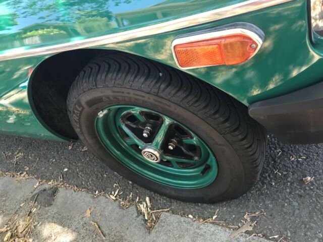 MG MGB 1979 image number 16