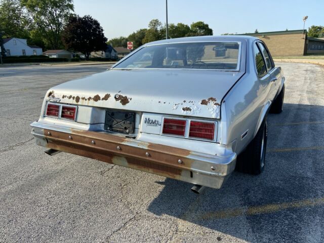 Chevrolet Nova 1976 image number 3