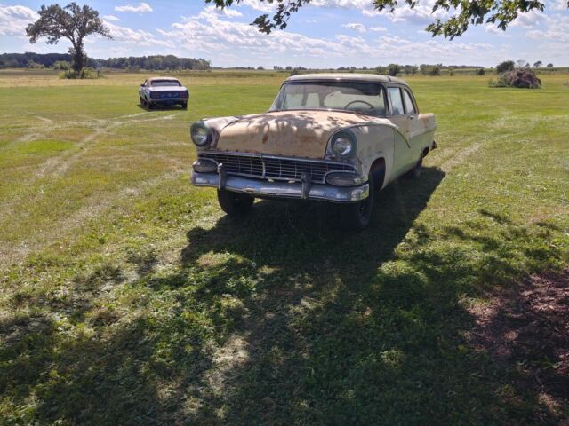 Ford Fairlane 1956 image number 1